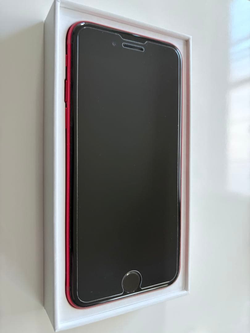 ⭐︎美品　Apple iPhone SE (第3世代) レッド 本体　+おまけ⭐︎