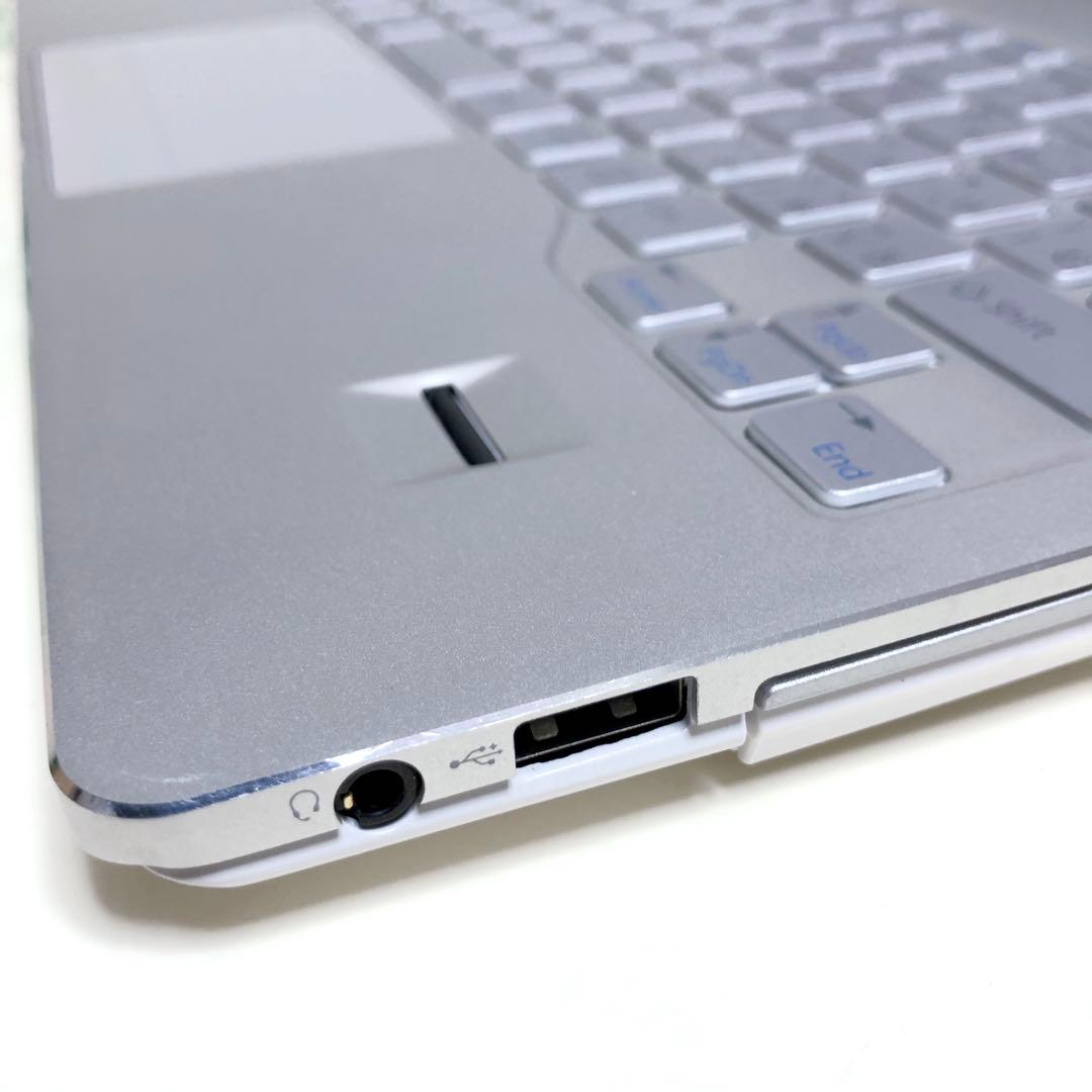 美品、タッチパネル、国産、高速SSD、Win11、イラレ、オフィス2021