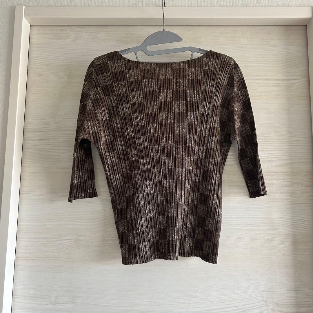 プリーツプリーズ　一松模様　ブロックチェック　ブラウン　トップス