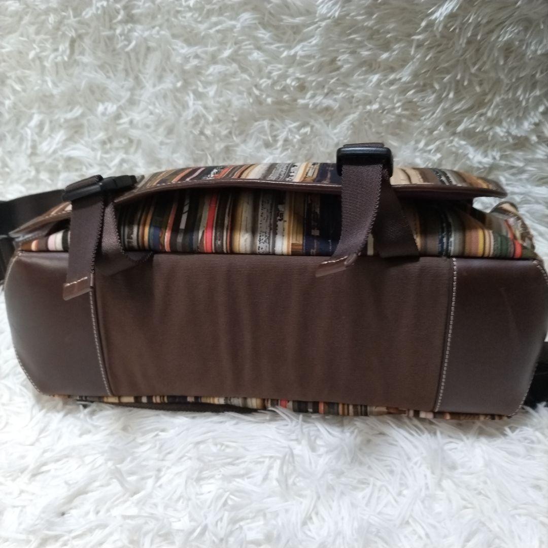 美品　ポールスミス　メッセンジャーバッグ　マルチストライプ　レザー　大容量