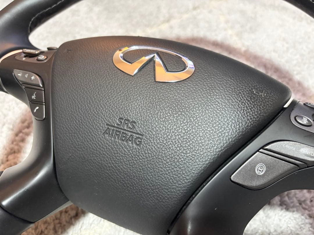 Y51 フーガ純正ステアリング　シーマハイブリッド共有　業者リペア済み