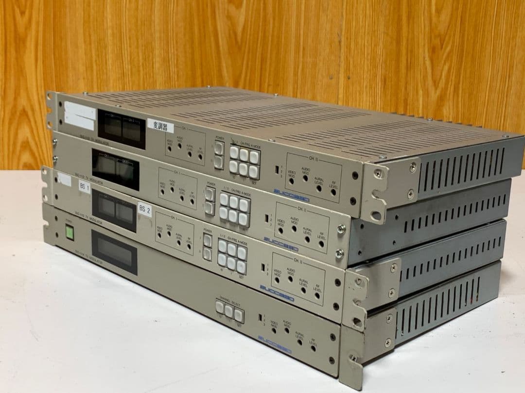 アンプ Succeed SUC-1112/SUC1114 TV MODULATOR