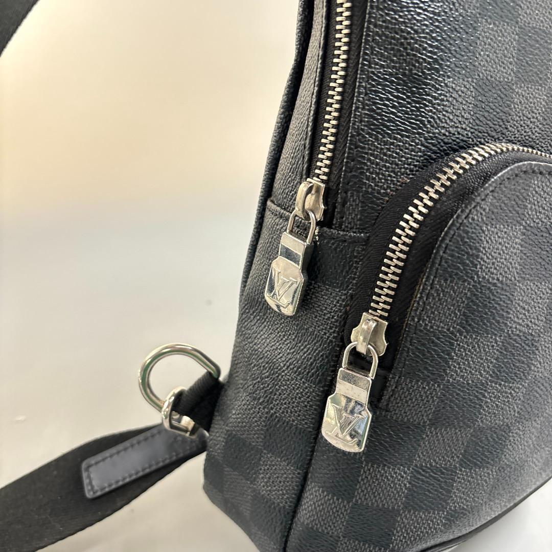 極美品 ルイヴィトン ダミエグラフィット アヴェニュー スリングバッグ ブラック