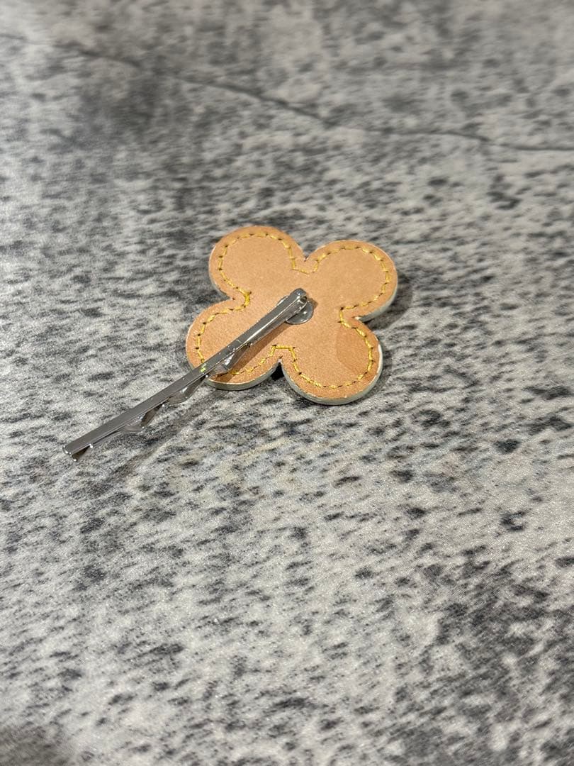 【レア】ルイヴィトン　LOUISVUITTON フルール　ヘアピン