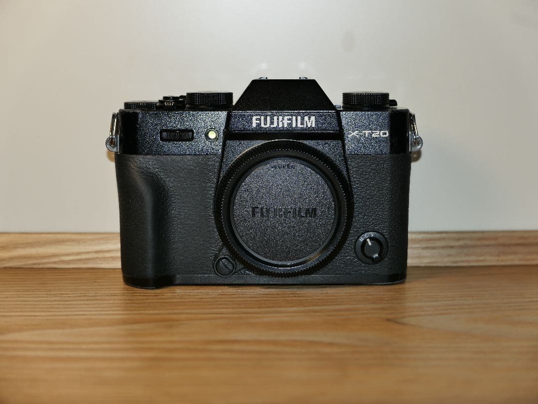 【値下げしました】Fujifilm X-T20 ミラーレス一眼 ブラック