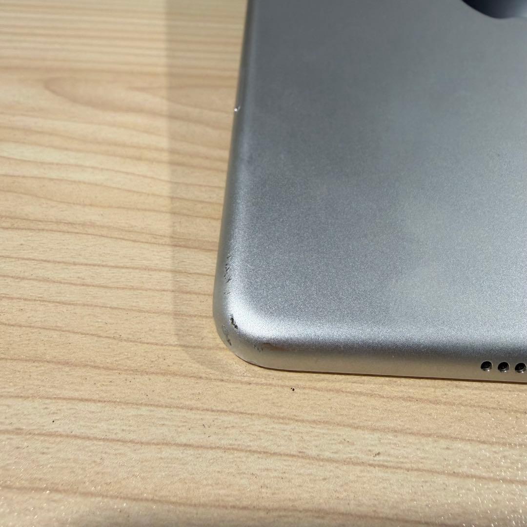 Apple iPad mini 4 64GB セルラー モデル シルバー 本体