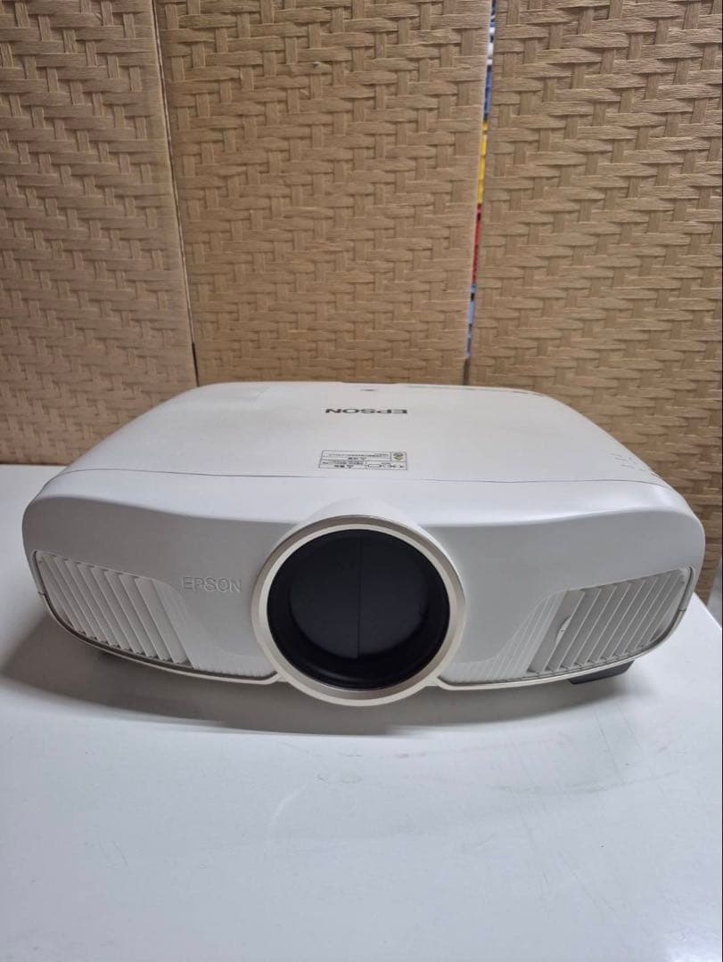 EPSON 家庭用プロジェクター EH-TW8400W