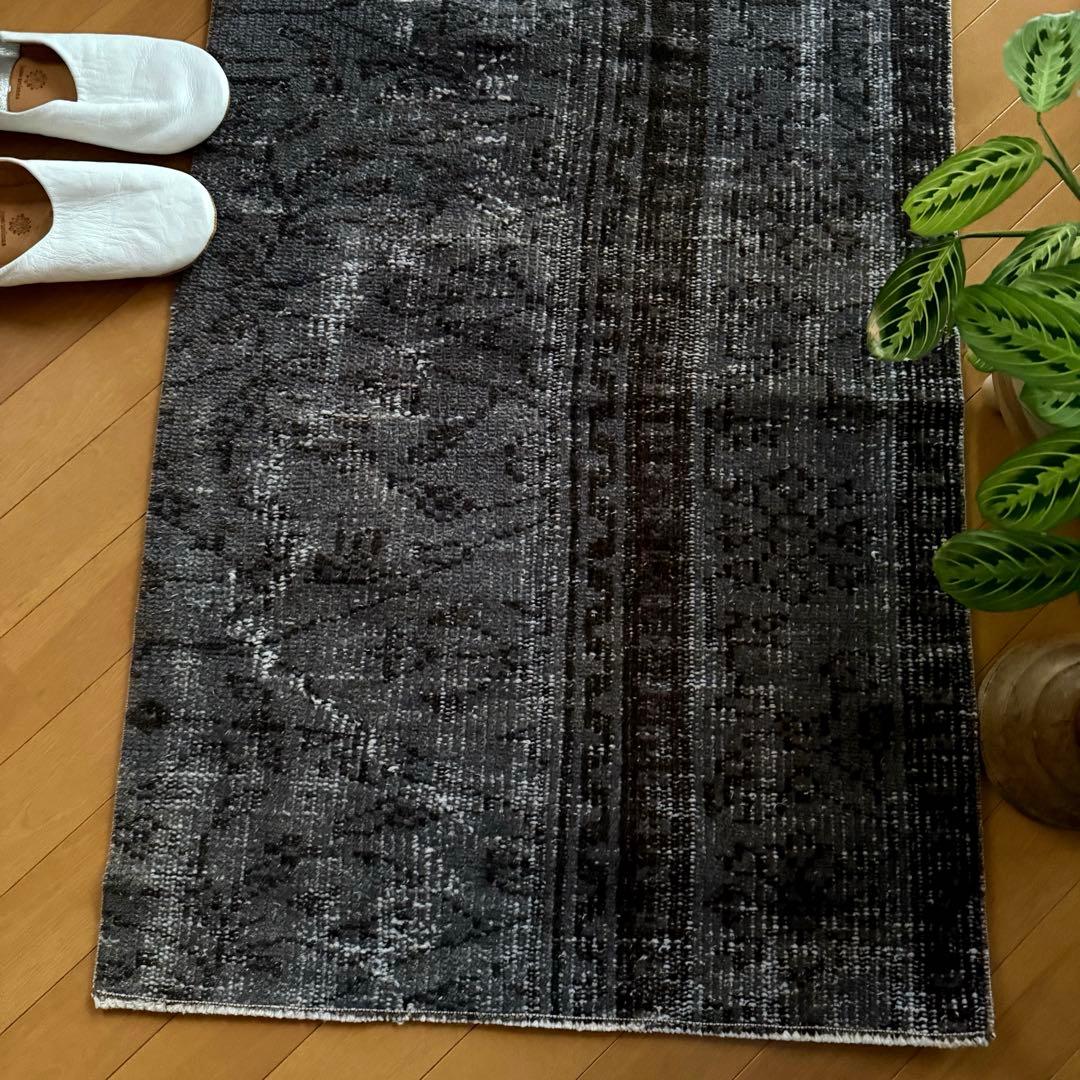 69×124ダークグレイ　オーバーダイ　ボタニカル　トルコヴィンテージラグ