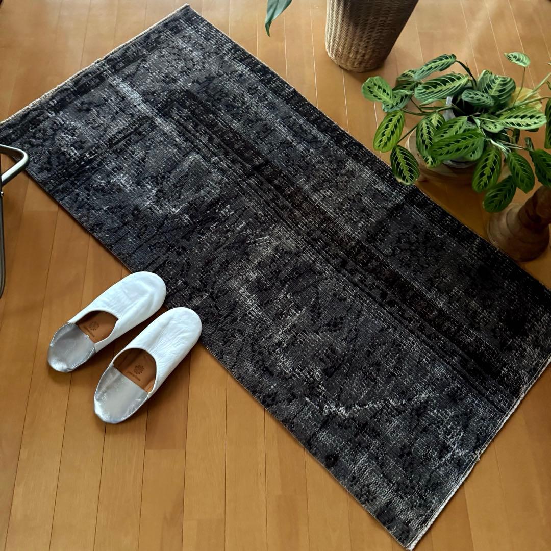 69×124ダークグレイ　オーバーダイ　ボタニカル　トルコヴィンテージラグ
