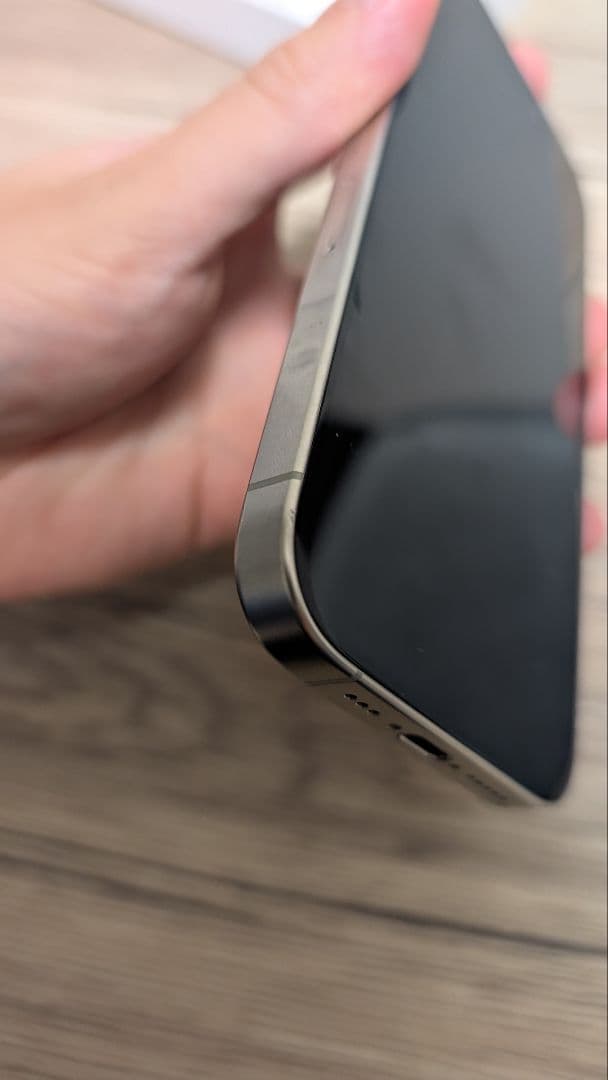 iPhone 15 pro ナチュラルチタニウム 128GB