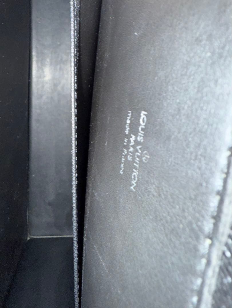 ルイヴィトン タイガ ポルトドキュマン ロザン アルドワーズ ブラック