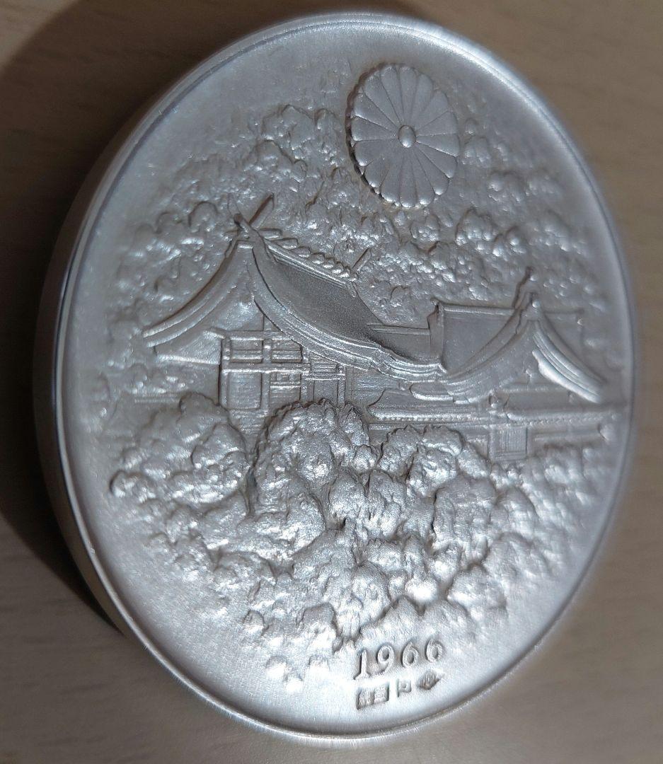 明治百年記念 明治天皇御肖像牌 純銀メダル　約120g