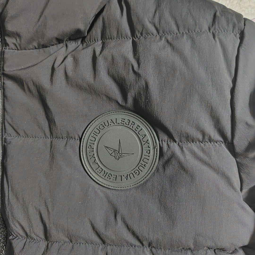 極美品　ウノ ピゥ ウノ ウグァーレ トレ　ダウン　ワッペン　総柄　ビッグロゴ