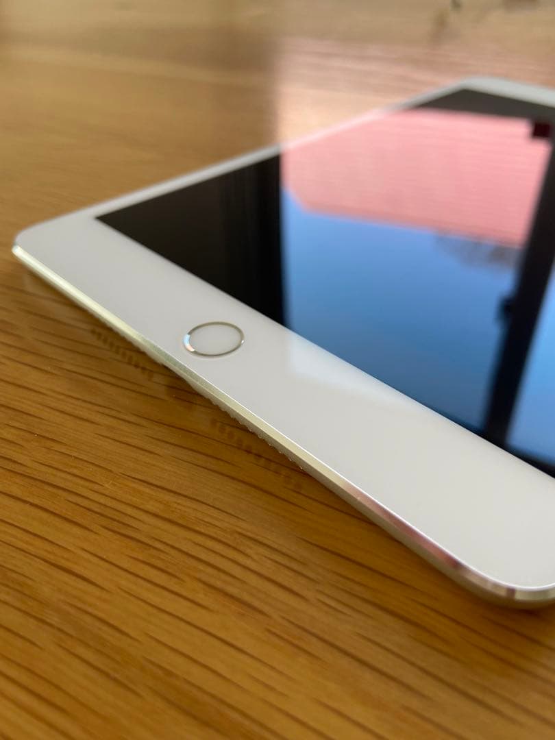 iPad本体 iPad mini 4 128GB wifi+cellular