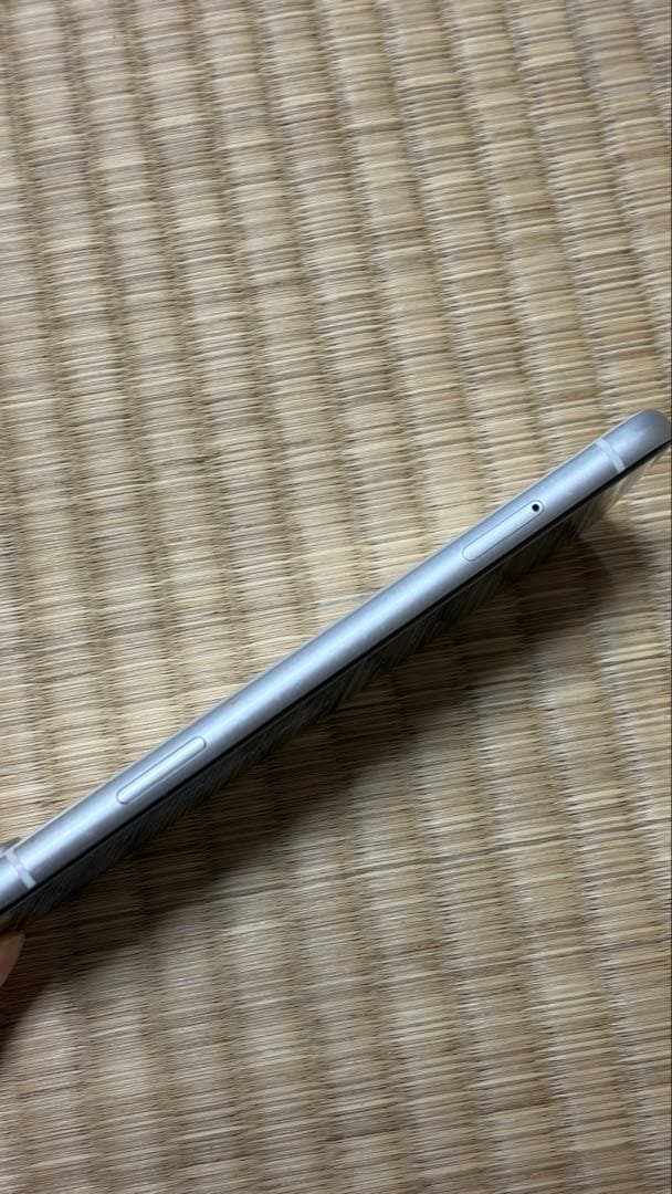 iPhone XR SIMロックなし