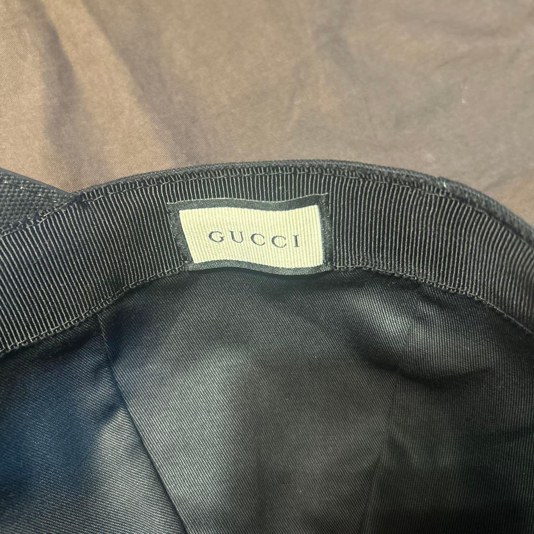 GUCCI キャップ ロゴ刺繍付き