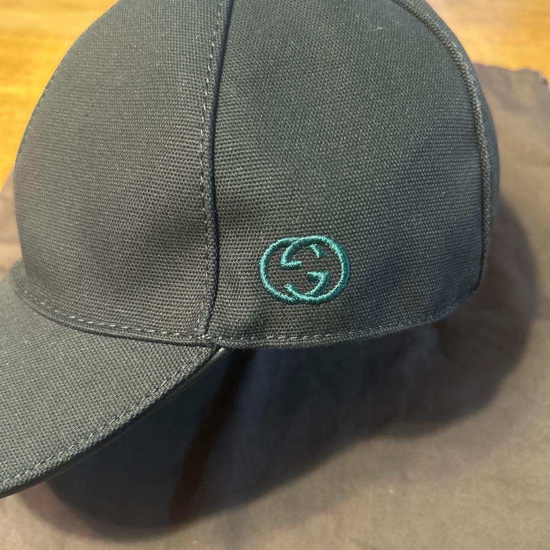 GUCCI キャップ ロゴ刺繍付き