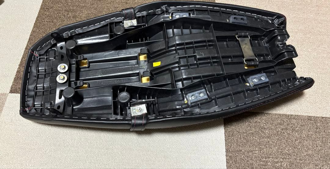 gb350s純正シート あんこ抜き済み 20mmダウン！