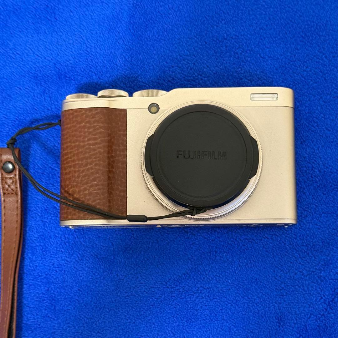 【新品同様】FUJIFILM XF10 ゴールド コンパクトデジタルカメラ