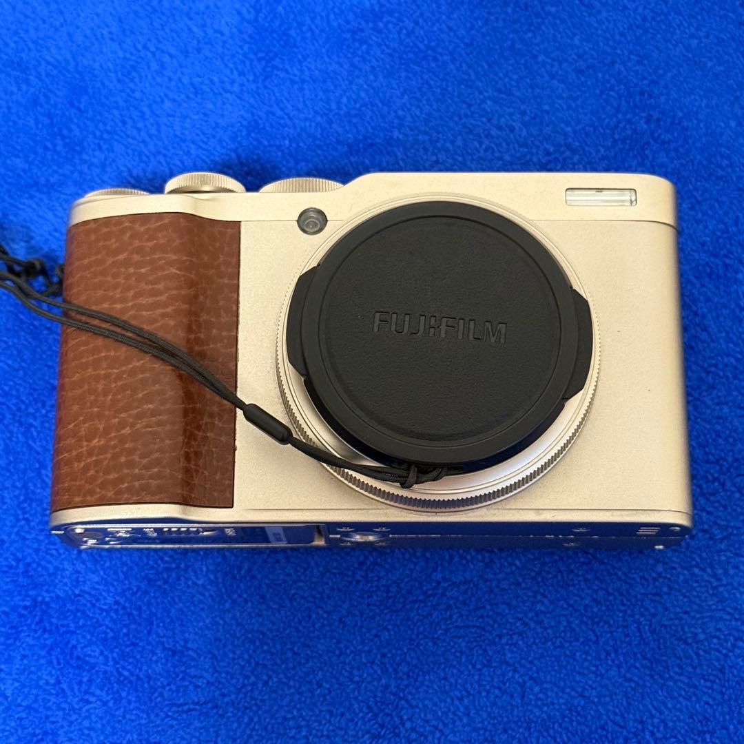 【新品同様】FUJIFILM XF10 ゴールド コンパクトデジタルカメラ
