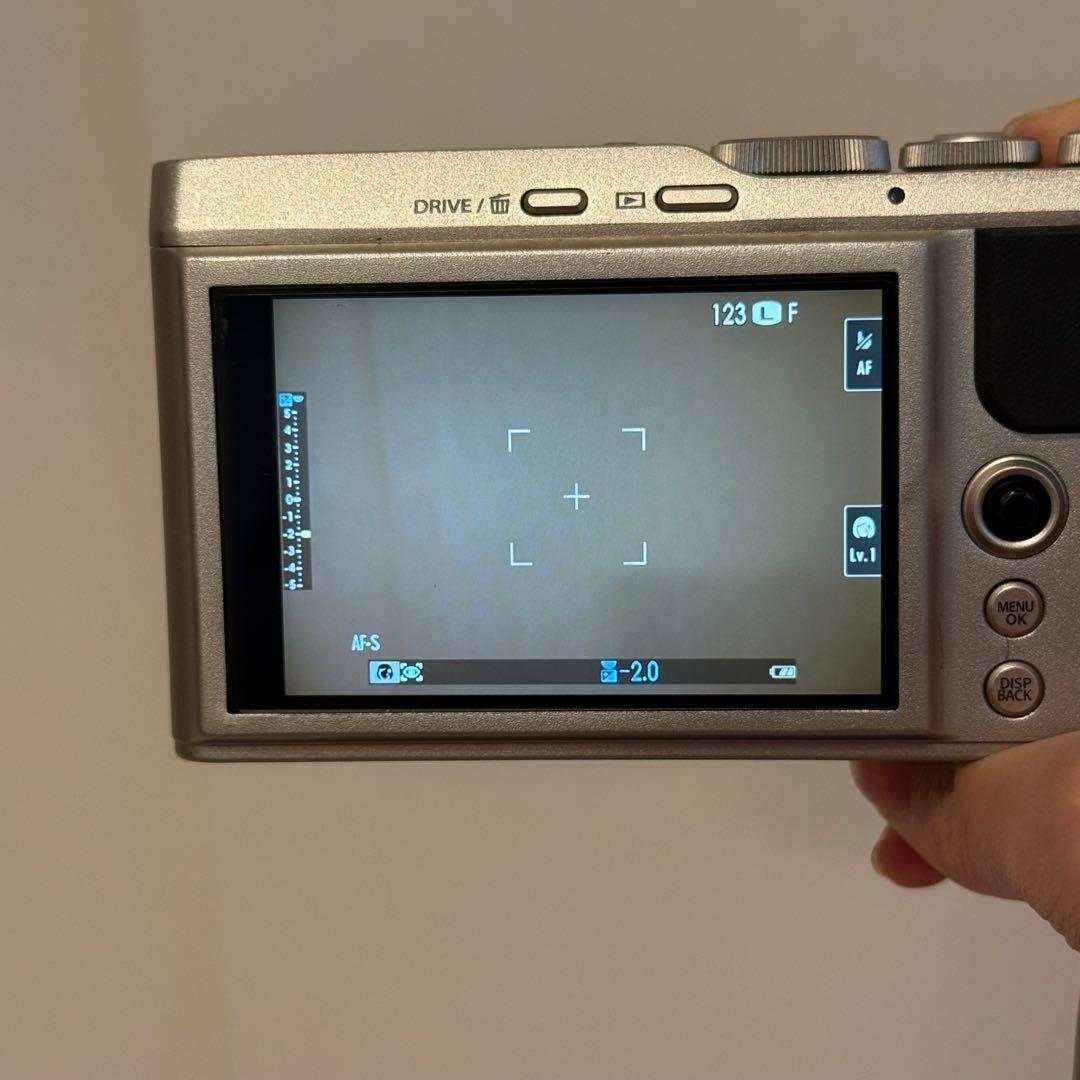 【新品同様】FUJIFILM XF10 ゴールド コンパクトデジタルカメラ