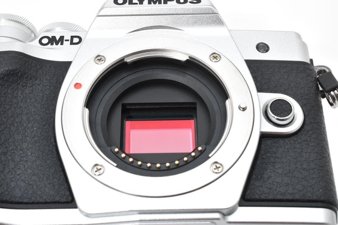 ■ ほぼ新品 ■ OLYMPUS E-M10 III ボディ <S数1726回>
