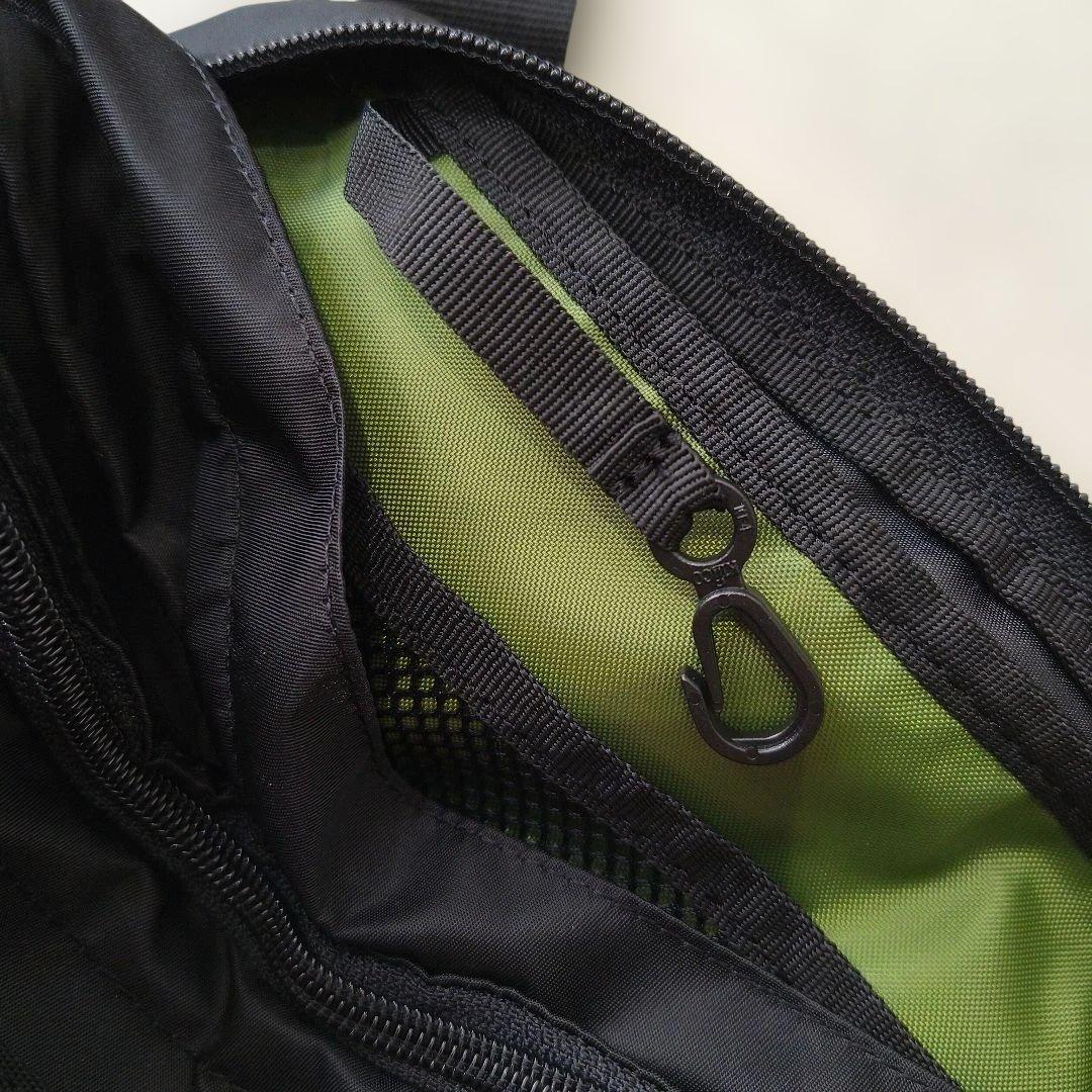 Coleman　ボディバッグ　ショルダーバッグ　ズートピア　ニック　刺繍