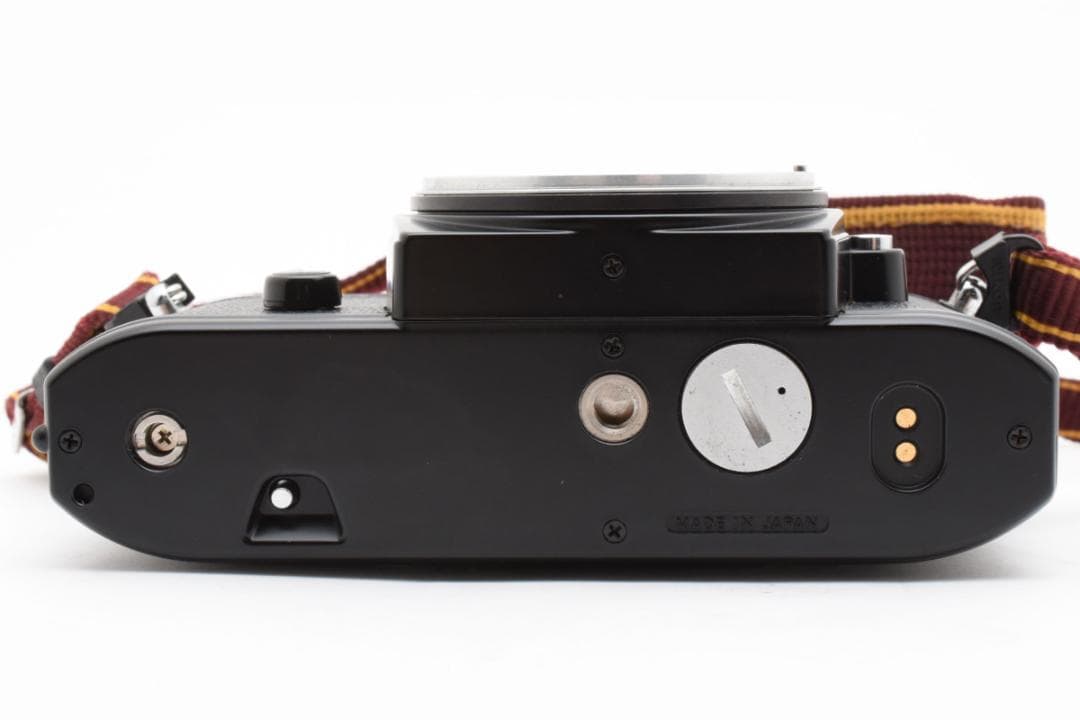 美品 NIKON ニコン EM フィルムカメラ　モルト新品交換済 M157