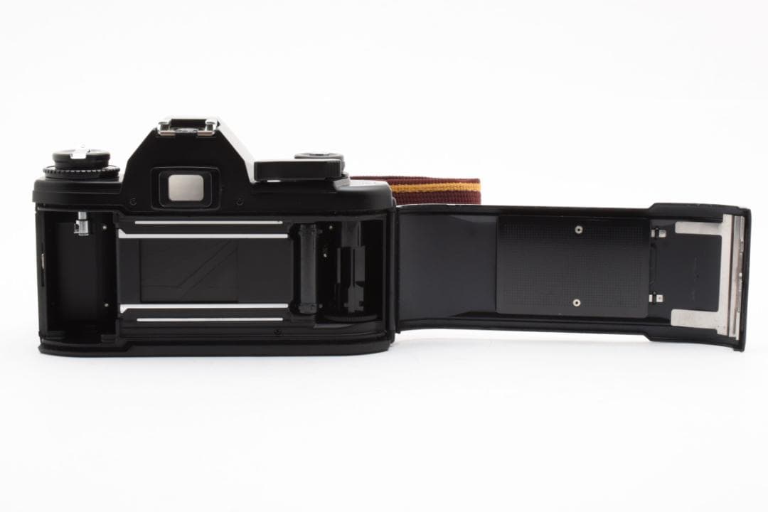 美品 NIKON ニコン EM フィルムカメラ　モルト新品交換済 M157