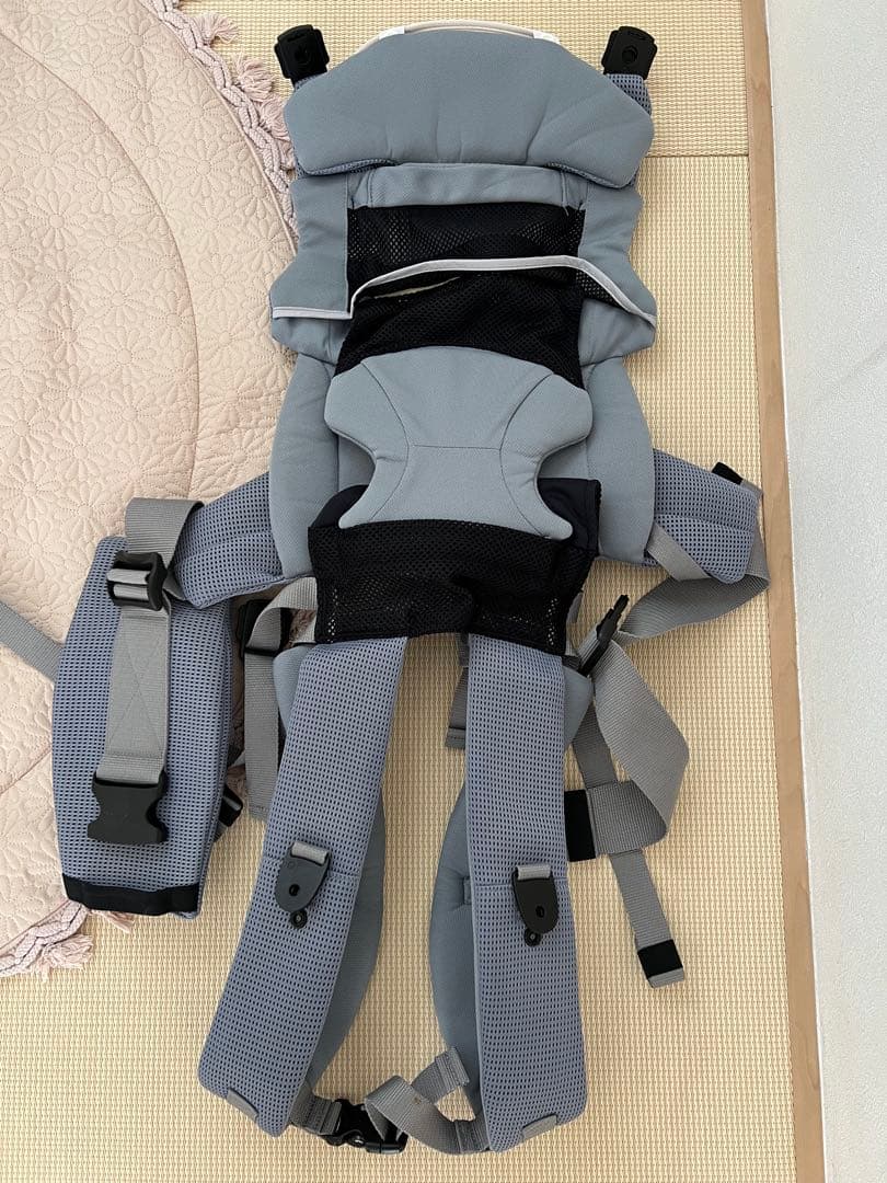 アプリカ　ラクリス　抱っこ紐