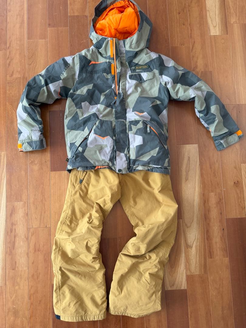 Burton 子ども用スノーボードウェア 迷彩