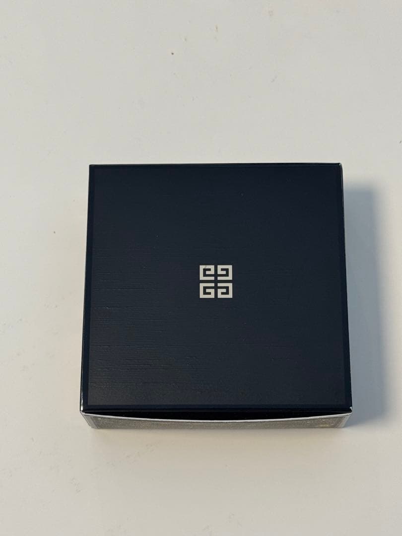 み*様 Givenchy Le Soin Noir 日焼け止め