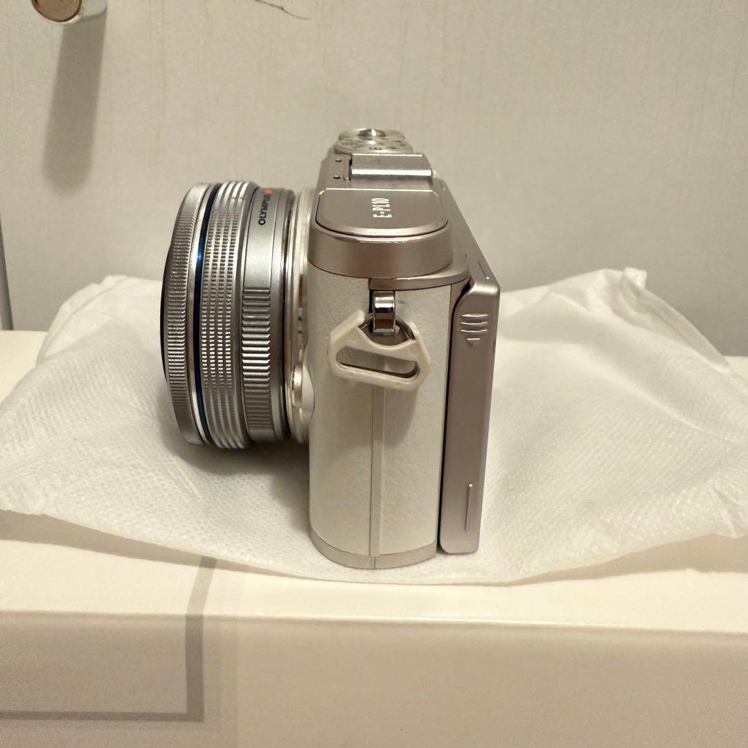 OLYMPUS PEN E-PL10 シルバー 14-42mm