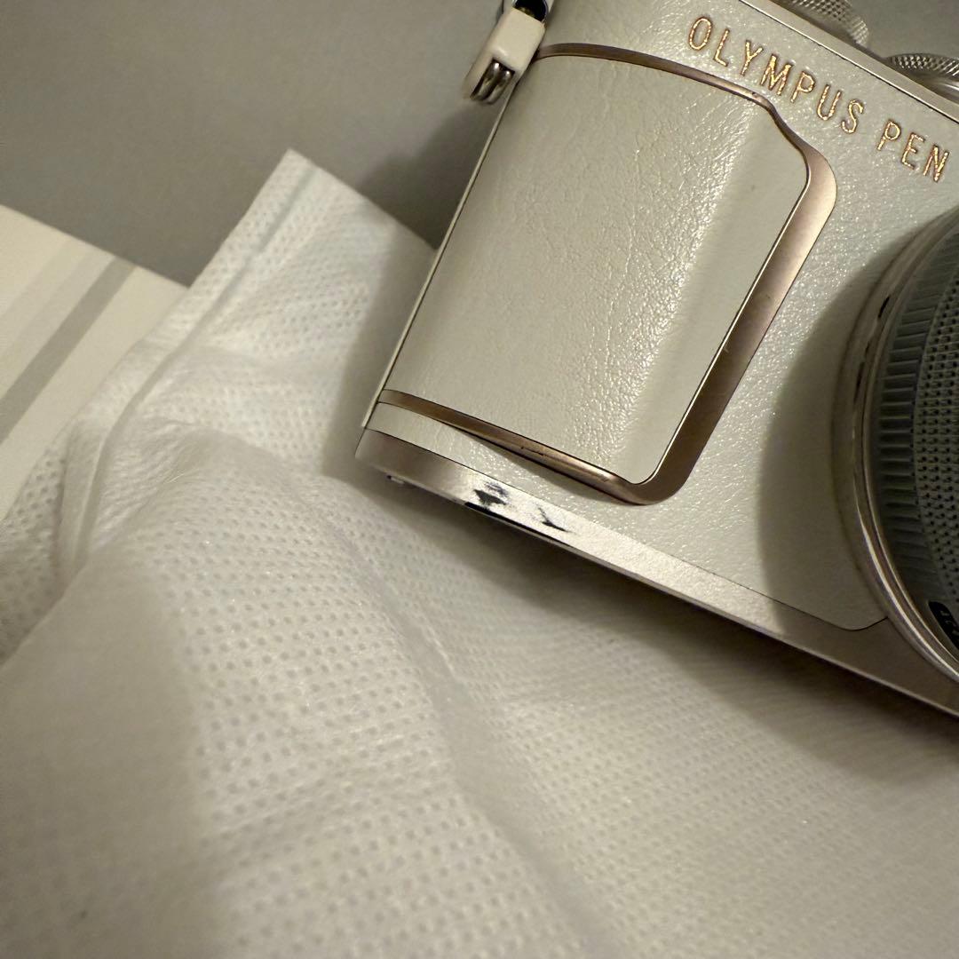 OLYMPUS PEN E-PL10 シルバー 14-42mm