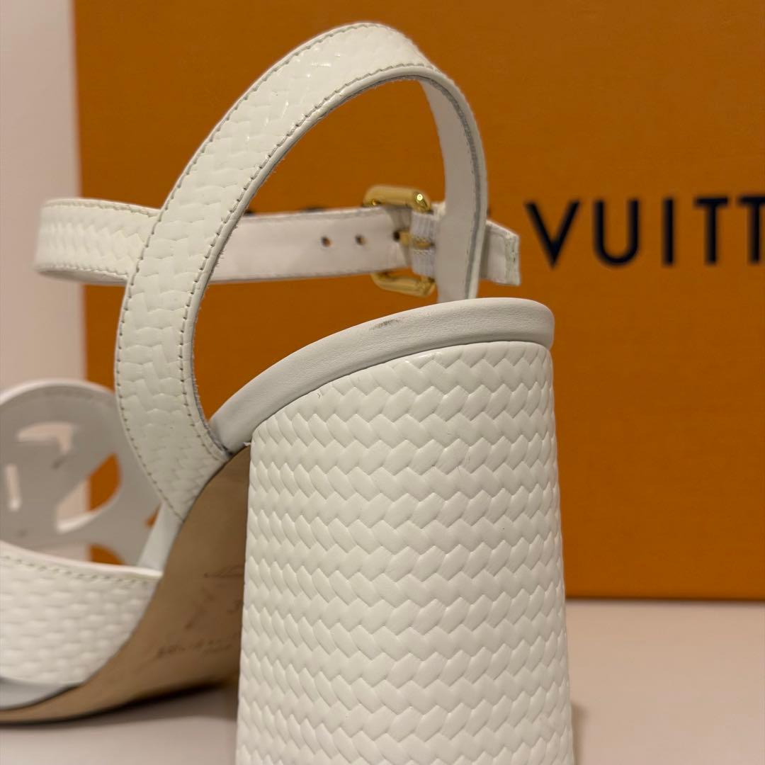 LOUIS VUITTON ホワイト サンダル　LV イソラ サンダル