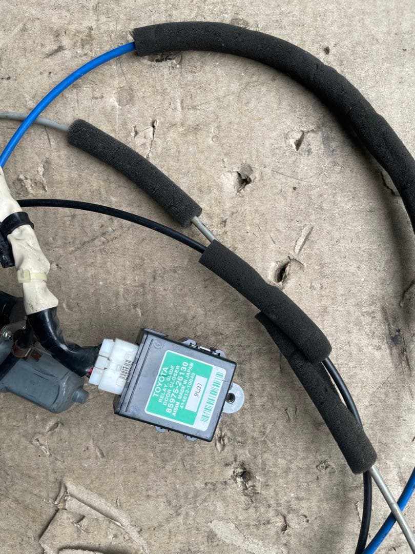 ハイエース200系　左スライドドア　イージークローザー