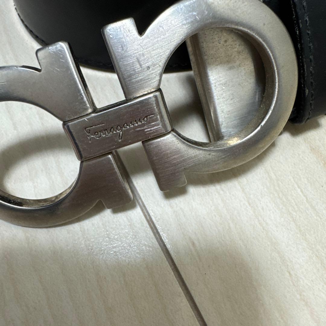 Ferragamo 黒レザーベルト シルバーバックル