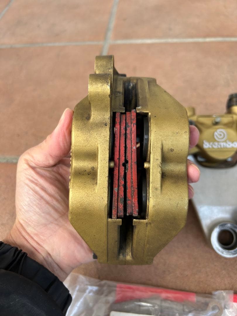 Brembo ブレーキキャリパー 3個セット ゴールド