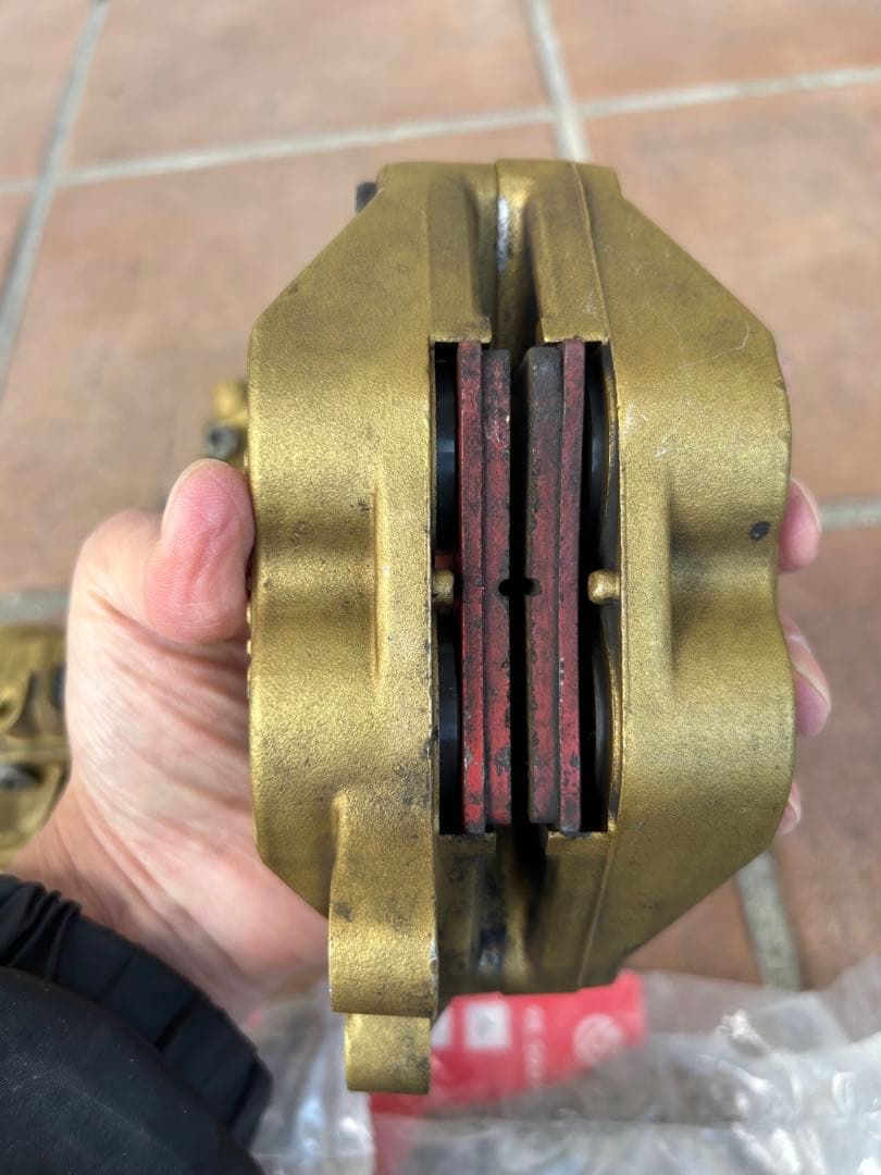 Brembo ブレーキキャリパー 3個セット ゴールド