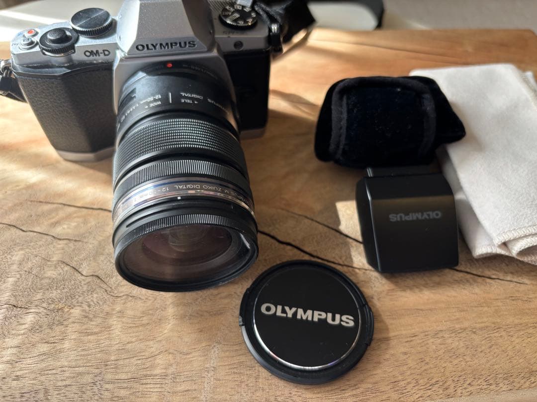 OLYMPUS OM-D E-M5 + 12-50mm EZ ミラーレス一眼