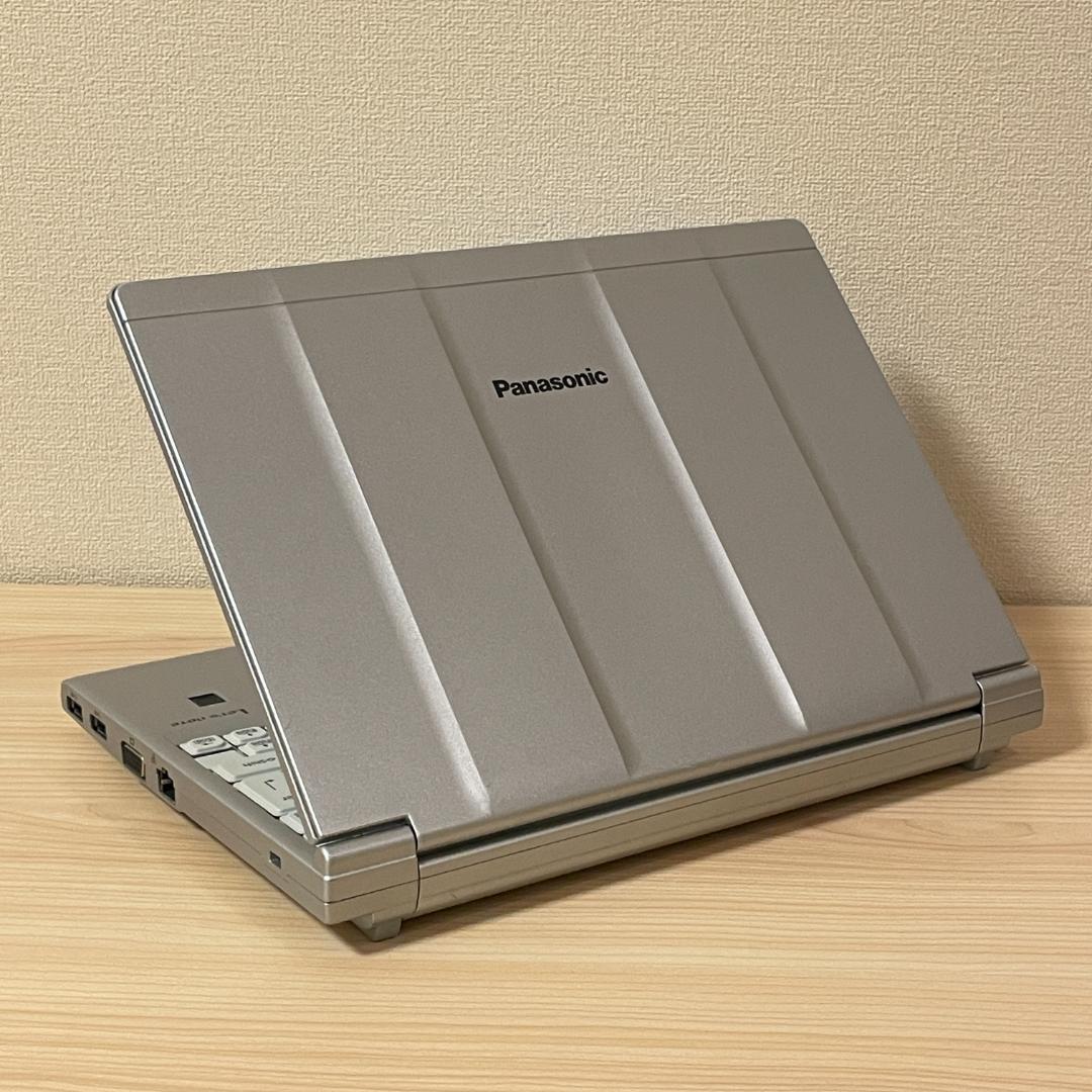 美品✨すぐ使える 軽量 小型ノートパソコン Windows11 SSD DVD