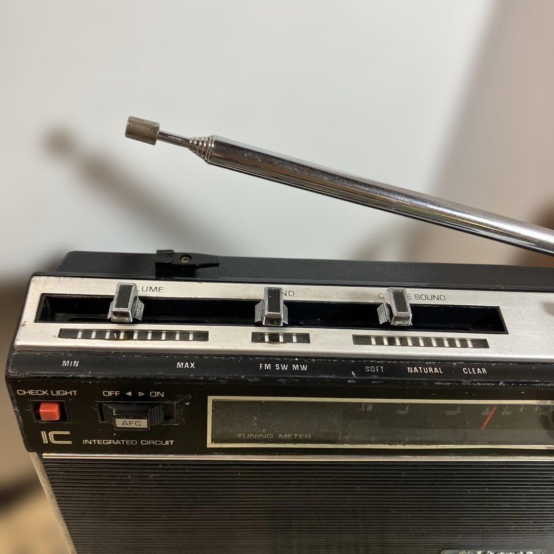 ラジオ造りの御三家はビクター、ソニー、ナショナルでしょうね　F-930N