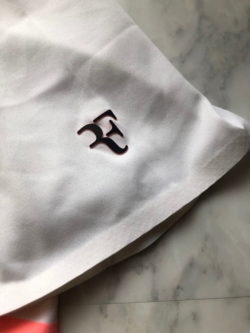 【美品】ナイキ　フェデラーモデル　テニスウェア　Tシャツ　Mサイズ　nike