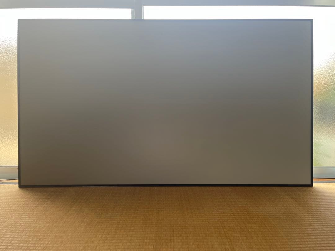 プロジェクタースクリーン