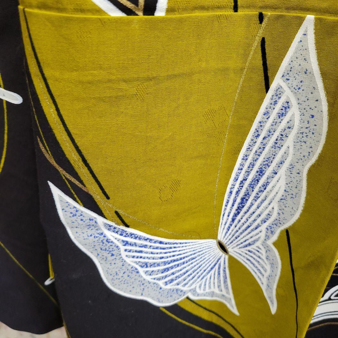 コシノジュンコ　蝶がインパクトある絵模様を見せる注染めの浴衣です