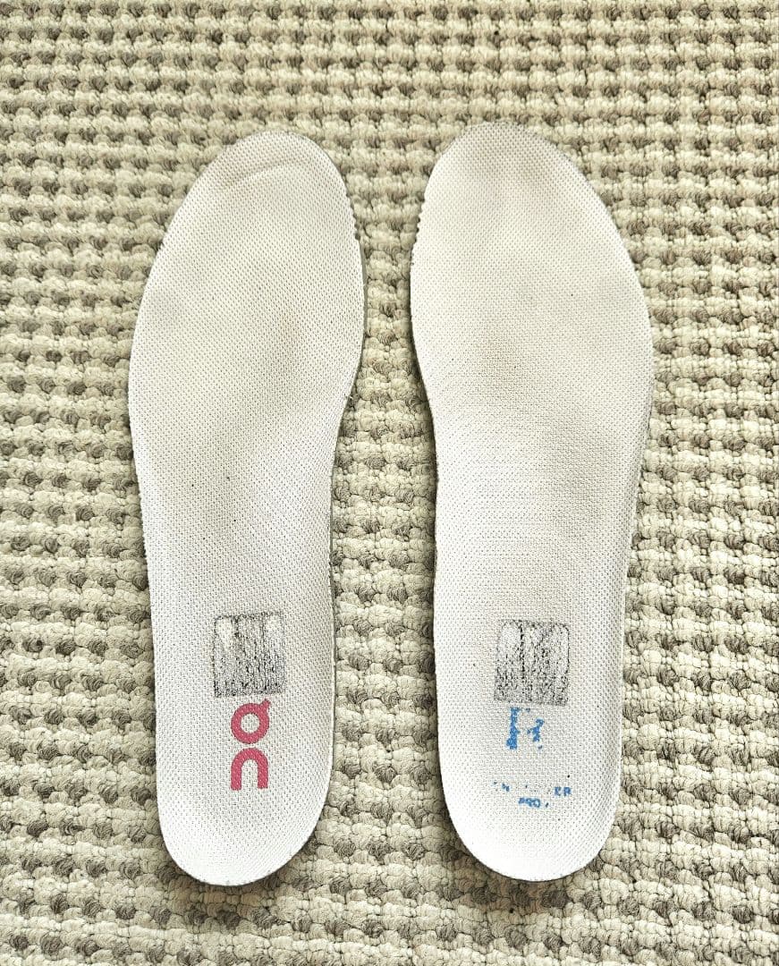 On テニスシューズ　THE ROGER Pro 2 27㎝