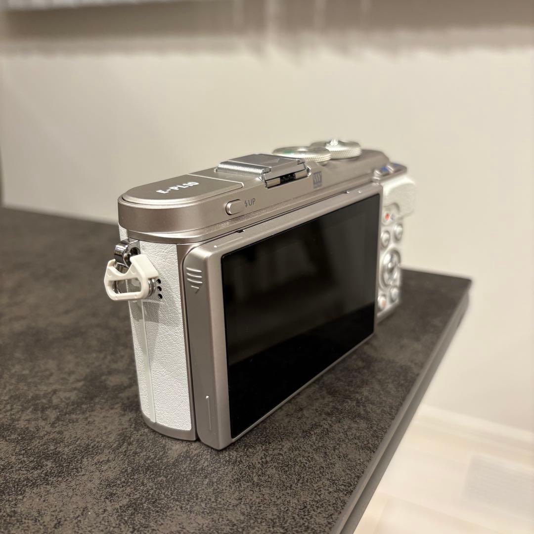 【美品】OLYMPUS PEN E-PL10 ダブルズームキット ホワイト