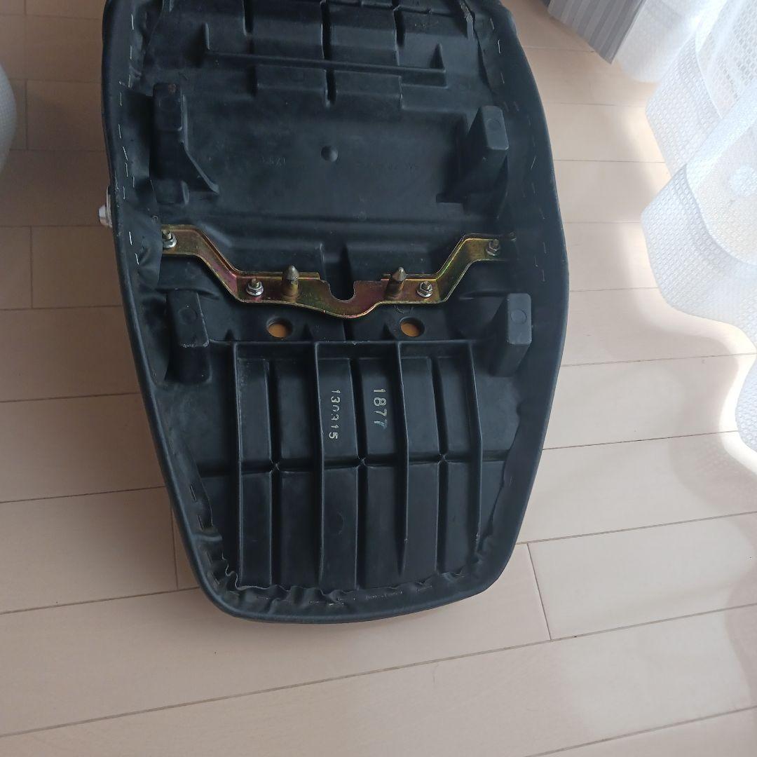 ☆カワサキZRX400　純正シート破れなし☆