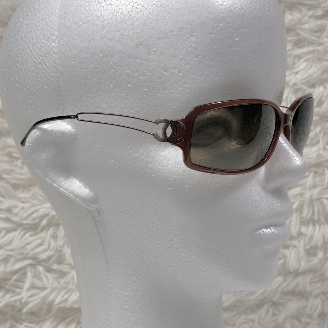 おしゃれ ★ シャネル ココマーク付き サングラス ブラウン レザーケース付き