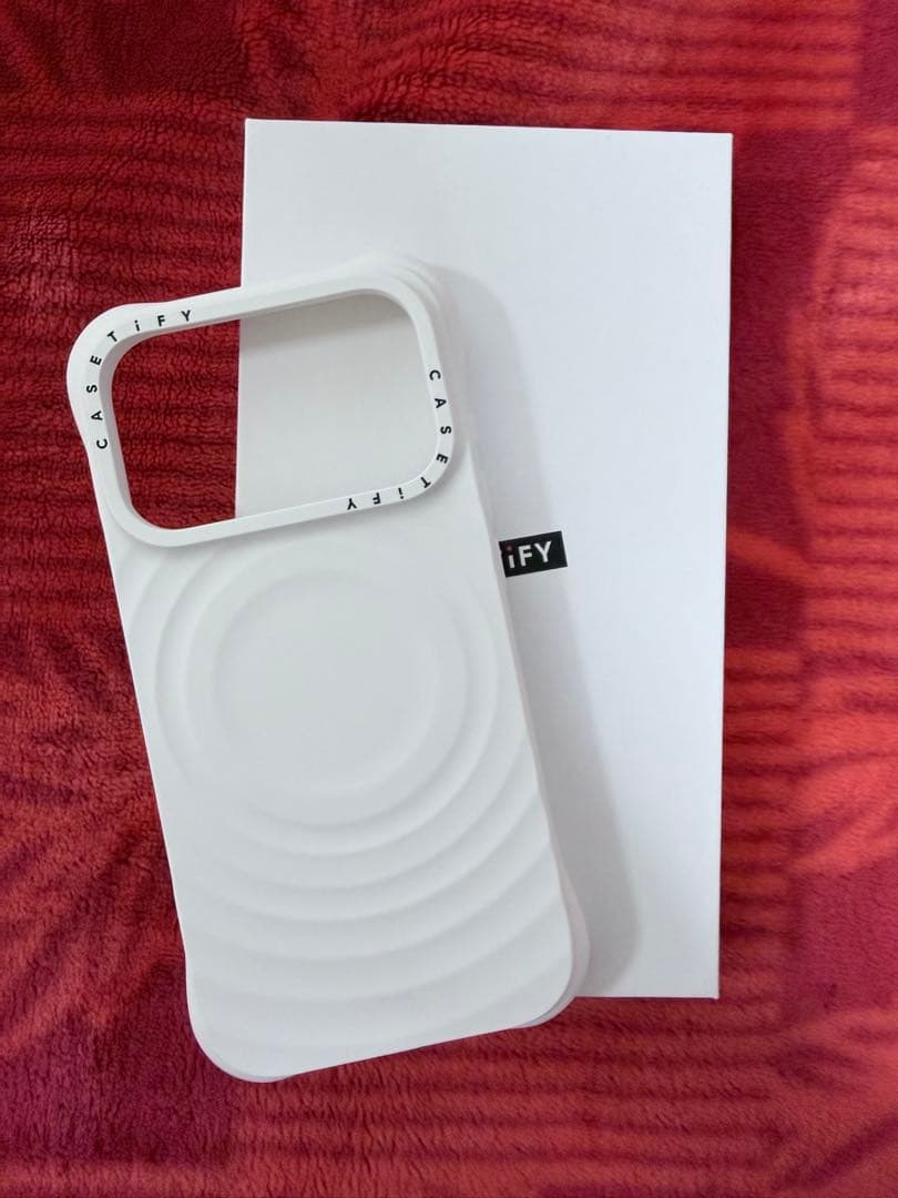 CASETiFY iPhone17 Pro ウェーブシリコンケース ホワイト